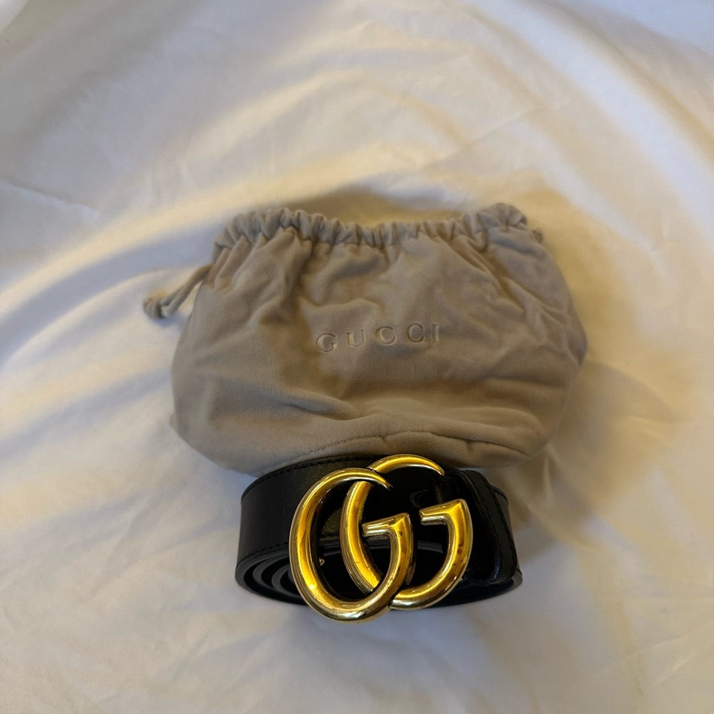 Gucci Women’s Black Leather Belt with Gold GG Buckle - Size 80/32